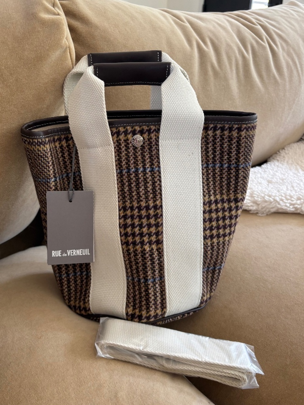 Rue De Verneuil Small Cruise Bucket Bag NWT Bordeaux